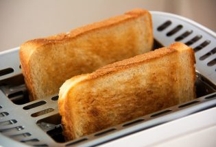 Toaster vs. Toaster Oven: The Battle for the Kitchen Space